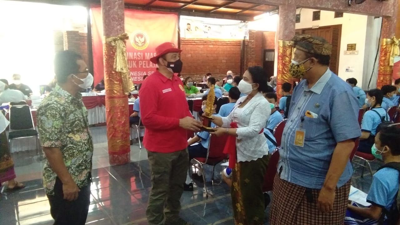 podiumnews.com-BIN Bali Gelar Vaksinasi Lanjutan 3 Ribu Pelajar dan Masyarakat di Denpasar